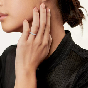 แหวนแต่งงานเพชรเพาะเลี้ยงทรงโค้งหลายแถวสีโรสโกลด์ - Product Image 4