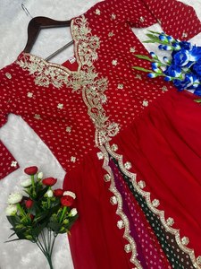 Vestido Anarkali de Diseñador para Mujer en Georgette Sintética con Bordado y Adornos, Colección para Bodas - Product Image 4