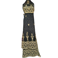 Robe en soie africaine noire élégante avec broderie et foulard, un chef-d'œuvre de luxe respirant pour les mariages féminins toutes saisons