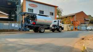 Efficient Engine-Powered <b>Asphalt</b> Pressure Distributor with Core Pump Components for <b>Asphalt</b> <b>Mixers</b> - Product Image 5
