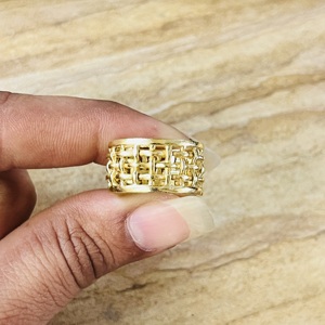 Bague élégante en laiton au design bohème, motif tressé, pour femme, plaqué or 18 carats, maille géométrique creuse, bague statement, vente en gros - Product Image 5