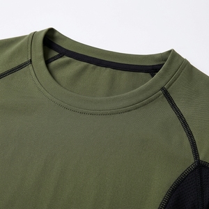 Camiseta Deportiva de Compresión Personalizada en Verde Oliva y Negro, Transpirable, de Secado Rápido, para Gimnasio, Fitness y Entrenamiento - Product Image 6