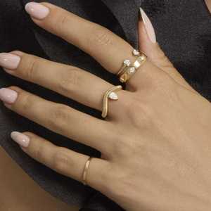 Anillo de Diamantes Solitario en Forma de Pera de 0.50 Quilates, Oro Sólido de 18K, Diamante de Laboratorio, Banda Curva en Forma de V con Textura Acanalada, Joyería Fina de Moda - Product Image 4