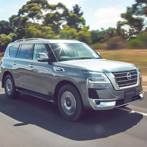 Nissan Patrol AWD d'occasion 2023 avec pneus de taille R20, intérieur foncé, sièges en cuir - Product Image 2