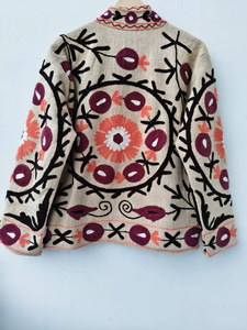 Chaqueta Bomber Bohemia con Cierre Frontal, Largo Regular, Estilo Otoñal, Prenda Étnica Artesanal de Jaipur, 100% Algodón, Suave y Transpirable - Product Image 3