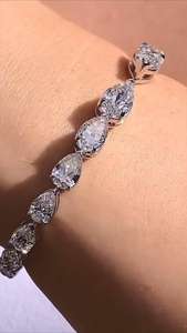 Pulsera de Diamantes Cultivados en Laboratorio de 14 Quilates con Corte de Pera |   Oro Amarillo de 14K - Product Image 4