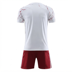 Conjunto de Camiseta de Fútbol OEM Personalizada, Superventas, 100% Poliéster, Transpirable, de Secado Rápido, Ecológica, con Cuello en V - Product Image 2