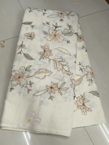 Tela de Algodón Kora, Ancho 44, Diseño Floral, Material Textil para el Hogar, Ropa de Cama, Transpirable, Peso Medio, Estilo Liso Tejido - Product Image 3