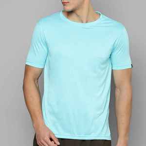 T-shirt à manches courtes pour homme, bleu clair, col rond, coupe classique, jersey en coton uni, vêtement décontracté, logo sur la manche gauche - Product Image 6