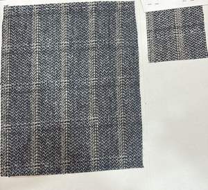 Tela de tweed a cuadros en azul con detalles en gris, lo último en la colección, 300 gsm, diseño único. - Product Image 3