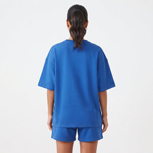 Ensemble d'été personnalisé avec logo pour femme : T-shirt court en coton basique et short cycliste – Ensemble deux pièces pour femme - Product Image 6