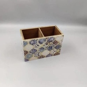 Reposacucharas de MDF Esmaltado Hecho a Mano por ILAHI, Decoración de Cocina, Uttar Pradesh, Solo Lavar a Mano, Modelo ICOMDFSH-14479 - Product Image 1
