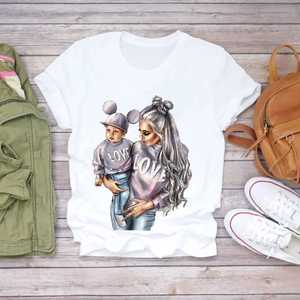 เสื้อยืดคอกลมแขนสั้นผู้หญิงแบบลำลองสำหรับฤดูหนาว ผลิตตามสั่ง (OEM) เป็นมิตรกับสิ่งแวดล้อม ระบายอากาศได้ดี ผลิตจากโพลีเอสเตอร์ พิมพ์ลายดิจิทัล โลโก้ MOMMY Me Graphic - Product Image 2