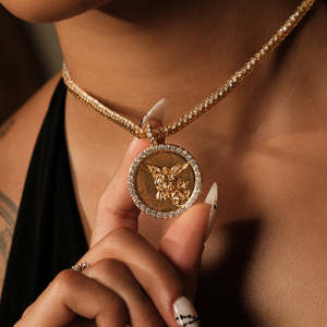 Medallón de Lujo con Colgante del Arcángel San Miguel |   Collar con Moneda Religiosa con Halo de Oro Amarillo |   Joyería Cristiana para Hombre y Mujer - Product Image 5