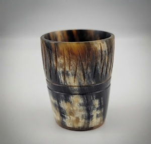 Taza de cuerno de buey de la mejor calidad, regalo único de vajilla vikinga, taza de cuerno pequeña estilo vikingo para beber de forma medieval, al mejor precio. - Product Image 2