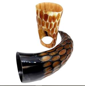 Cuerno Vikingo Ecológico para Beber, Hecho a Mano, con Base de Madera, para Decoración del Hogar o Bodas - Product Image 1