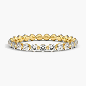 Bague éternité en or jaune avec diamants ronds taille brillant sertis pavé, bijoux de mariage classiques pour femmes - Product Image 1
