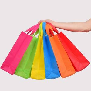 Bolsas de Embalaje de Tela No Tejida con Impresión de Logotipo Personalizado en PP, OEM/ODM, para Camisetas, en Oferta - Product Image 5