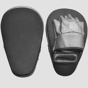 Cibles de frappe en cuir véritable avec logo personnalisé OEM, pour la boxe, le MMA, le Muay Thai, le kickboxing et l'entraînement en arts martiaux - Product Image 2