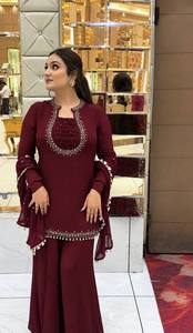 Premium Schweres Mikro-Baumwoll-Faux-Georgette Besticktes Kurti-Palazzo-Set mit Stein-Pailletten-Arbeit, Schirm-Flair und Spitzenborte Dupatta - Product Image 1