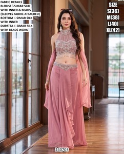 Ensemble Lehenga en Soie Simar Rose Brodé Bhandhani avec Perles, Longueur Ras du Sol, Tenue Traditionnelle de Mariage pour Femme, Séchage Rapide, Protection Solaire - Product Image 1