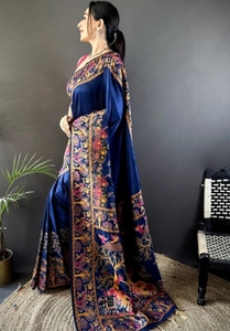 Sari en soie pure Kanjivaram tissé traditionnel KV (bleu) pour les fêtes - Product Image 3