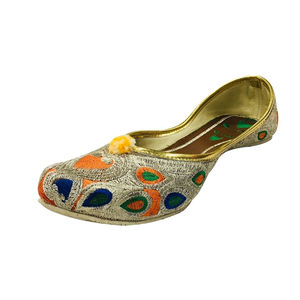 Sandalias Khussa Tradicionales Hechas a Mano para Mujer, Calzado Punjabi para Bodas y Novias - Product Image 3
