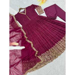 Vestido Anarkali de Seda de Diseñador con Pantalón y Dupatta, Estilo Festivo, Talla XL - Product Image 2