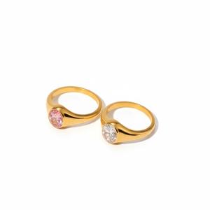 Bague signet massif plaqué or avec diamant ovale solitaire serti clos en or pur 14 carats, diamant de laboratoire, bijoux fins pour femme - Product Image 3