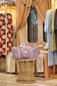 Bolsa de Viaje Floral con Correa para el Hombro, Bolsa de Lona de Algodón al por Mayor, Ligera, Suave y Acolchada - Product Image 6