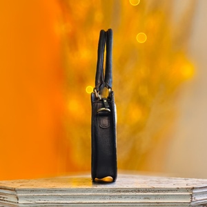 Sac fourre-tout à bandoulière en cuir véritable Venus, motif floral fait main, style western, fermeture éclair, 45-55 cm – Nouvelle collection très prisée - Product Image 4