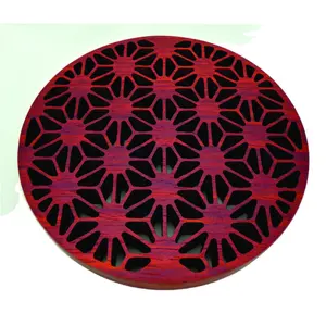 Kunden spezifische dekorative hölzerne Untersetzer matten für heiße Geschirr topf Hochwertige heiß verkaufte Naturholz-Küchen untersetzer