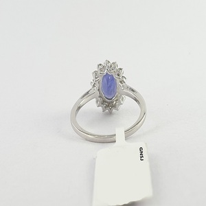 Bague sophistiquée pour femme en or 14 carats avec pierre ovale en saphir bleu, bijoux modernes en or jaune, collection élégante de mariage haut de gamme - Product Image 3