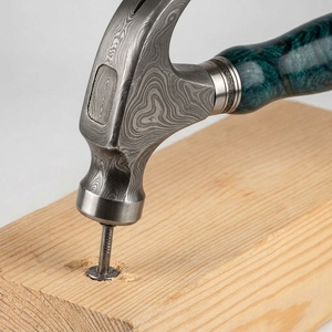 Marteau en acier damas à manche en bois, motif soudé, design artisanal traditionnel, objet de collection décoratif - Product Image 4