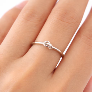 แหวนเงินแท้ 925 ลายปม ดีไซน์เรียบหรู สองด้าน สำหรับผู้หญิง - Product Image 1