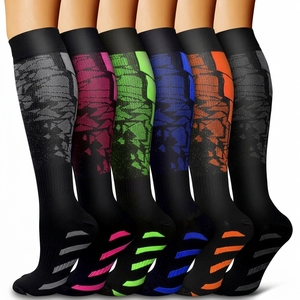 Chaussettes de course à compression mi-hautes à motif géométrique respirantes en Spandex et Polyester pour hommes et femmes, chaussettes de sport athlétiques d'été - Product Image 1