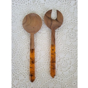 ชุดอุปกรณ์เสิร์ฟสลัดทำจากไม้กระถินและเรซิ่นรูปเต่า  งานแฮนด์เมด เป็นมิตรกับสิ่งแวดล้อม  ช้อนเสิร์ฟ  อุปกรณ์ครัว  สำหรับโรงแรม - Product Image 1