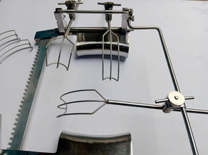 Retractor de Válvula Mitral Cooley Cosgrove, Juego Completo de Instrumentos Quirúrgicos de Alta Calidad, Reutilizables y Autoclavables, con Certificación CE - Product Image 5
