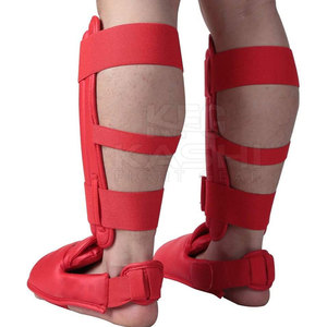 สนับแข้งหนัง PU คุณภาพสูง พร้อมตาข่ายระบายอากาศ ปิดแบบกันลื่น ดีไซน์น้ำหนักเบา สำหรับผู้ใหญ่ที่เล่นในเกมแข่งขัน - Product Image 4