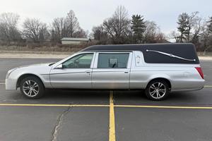 Cadillac Fleetwood Hearse de 1996 - Product Image 3