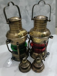 Lámpara de aceite náutica de latón vintage estilo antiguo para cabina de barco, disponible para la venta, de exportador indio. - Product Image 1