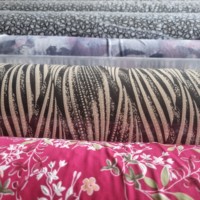 Fabriqué en Corée, 95% polyester, 5% élasthanne, tissu ITY imprimé, lot de tissus en stock, nombreux motifs floraux, meilleure qualité, designs magnifiques.