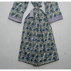 Kimono de Mujer 100% Algodón Orgánico Hecho a Mano, Estilo Tradicional, Estampado Floral, Cuello en V, Cierre con Cordón, Transpirable para Verano - Product Image 6