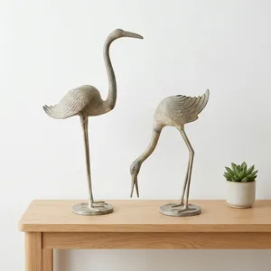 Par de Esculturas de Grullas Metálicas Hechas a Mano con Acabado Envejecido, Figuras Minimalistas de Aves para Decoración de Mesa - Product Image 4