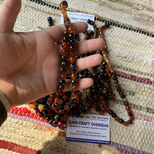 Tasbih Misbaha Religieux Écologique Moderne Islamique Rustique Poli en Corne de Buffle de 33 Perles d'ILAHI, Origine Uttar Pradesh - Product Image 1