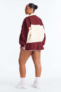 Veste coupe-vent légère pour femme, couleur bordeaux et crème, avec short de course assorti à cordon de serrage, ensemble deux pièces - Product Image 6
