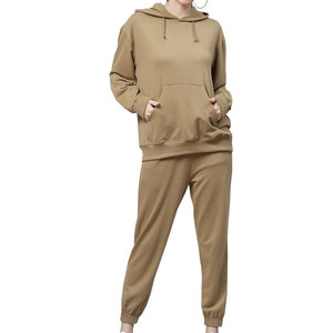 Venta al por Mayor de Conjuntos Deportivos de Invierno para Mujer, Ropa Deportiva para Mujer de Talla Grande con Diseño Único - Product Image 1