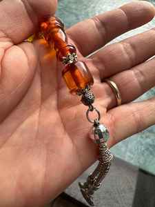 Chapelet coloré fait main, personnalisable, en résine naturelle, par HUMAYUN WORLD CRAFTS - Product Image 3