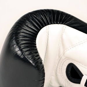 Guantes de Boxeo Fairtex de Cuero Vacuno Auténtico, Estilo Profesional con Cordones, Personalizables, de Alta Calidad para Sparring - Product Image 5