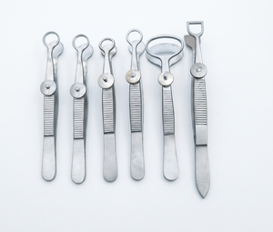Ensemble de 6 pinces à chalazion, instruments chirurgicaux ophtalmiques et dermatologiques pour interventions oculaires professionnelles - Product Image 5
